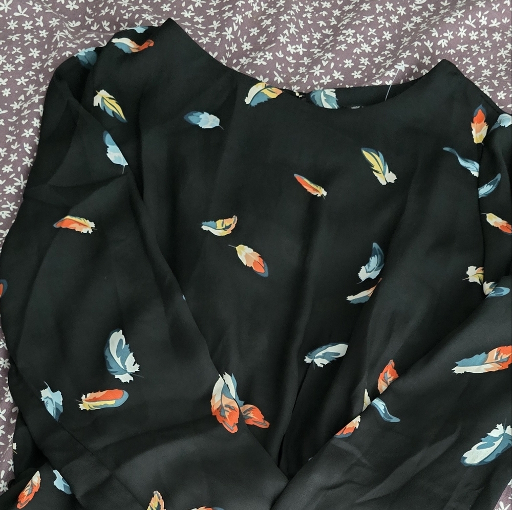 Cute lightweight black a-line dress with feathers
